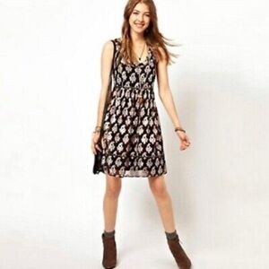 Free People 🖤 Jacquard Sleeveless Mini Dress Black Tan Metallic Studs Womens 10